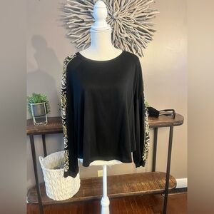 W5 Top.  Long sleeve‎ black.